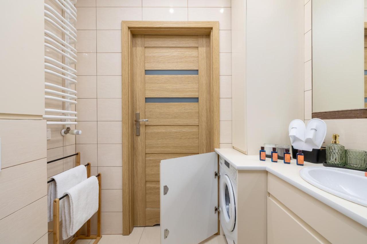 Osiedle Avia Harmonious Apartment With Balcony & Parking Cracow By Renters Prestige Cracovia Exterior foto